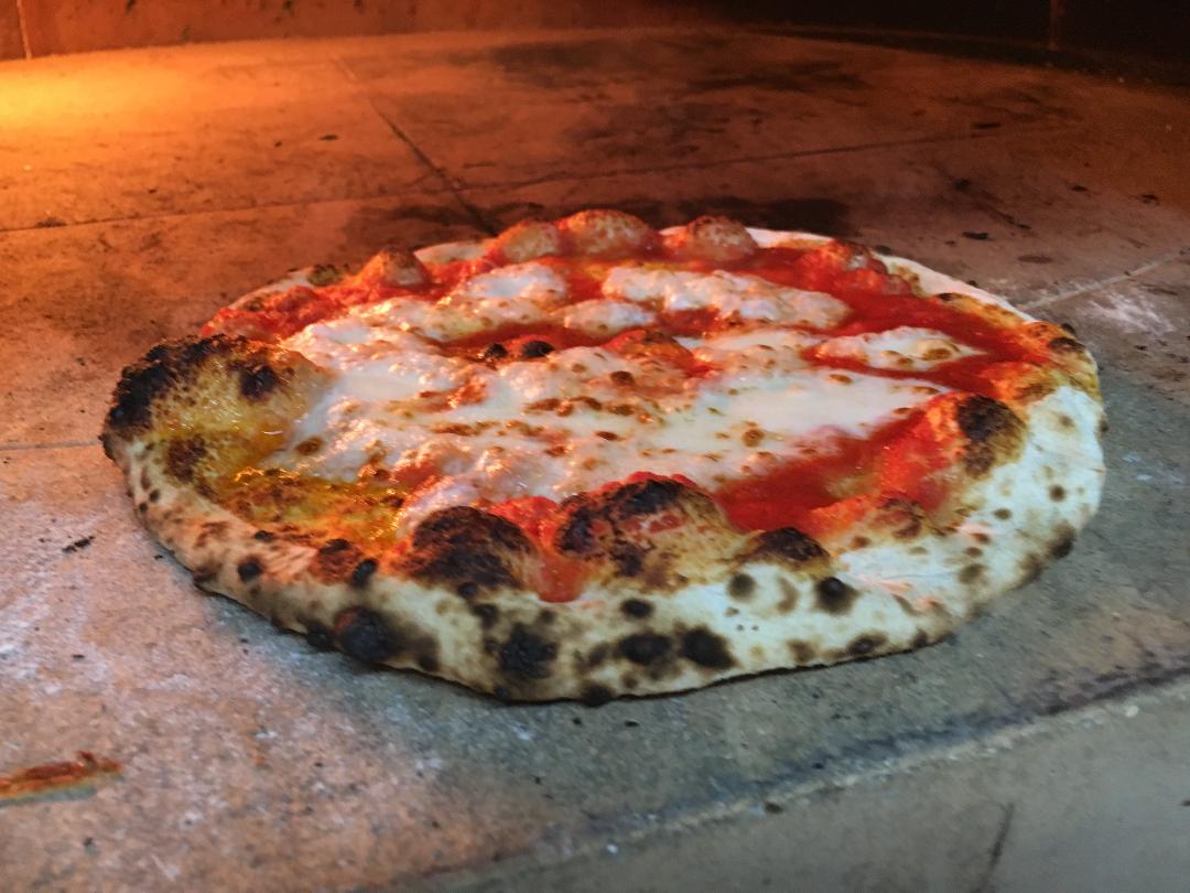 Italian pizza with simple dough